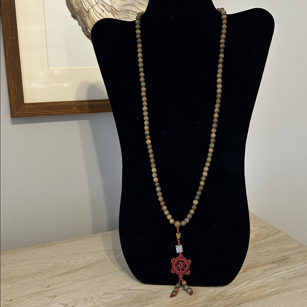 Vintage Boho bead necklace Brown beads Stretchy cord Burgundy macrame accent